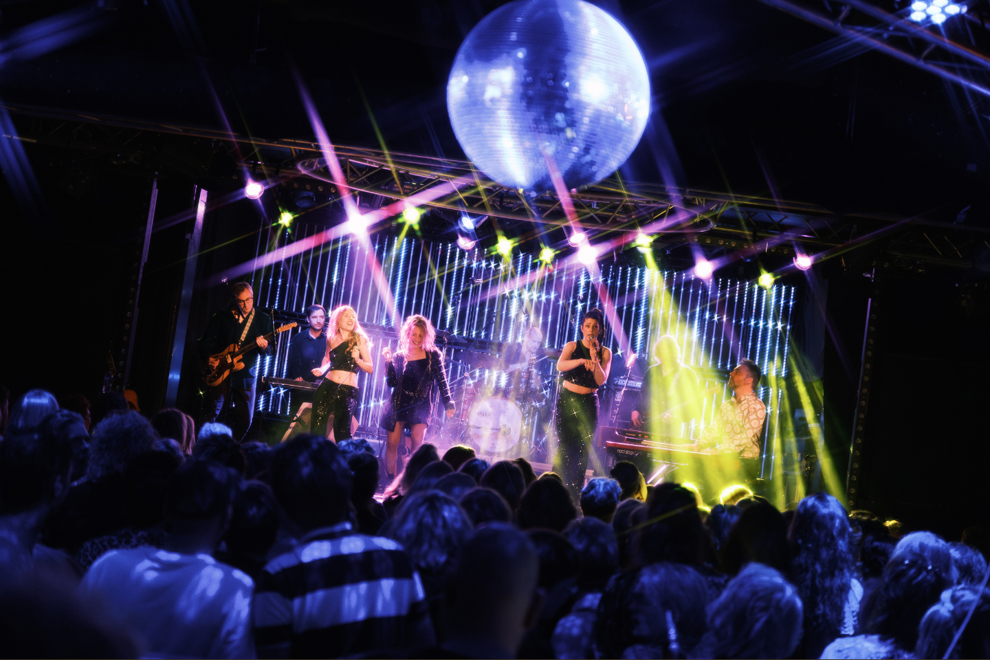 Gimme! Gimme! Gimme! ✰ ABBA Tribute - EM2 Groningen