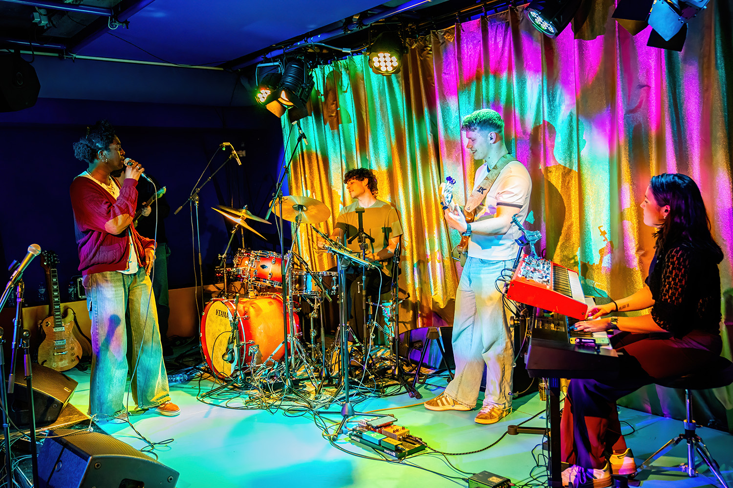 Afbeelding: Club Metro: Dinnershow met live muziek
